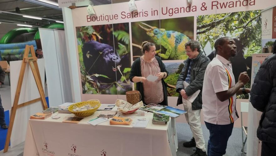 Reiseveranstalter Uganda mit Mitarbeitern
